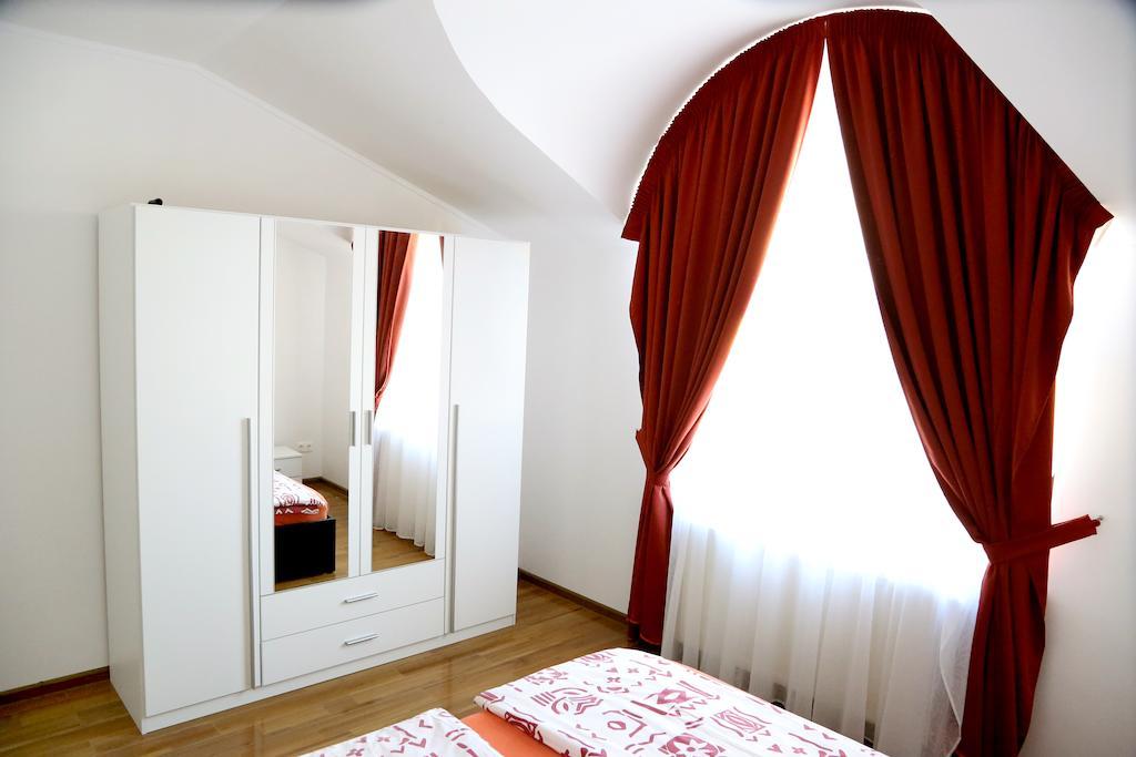 Vila Nona Apartment Hermannstadt Zimmer foto